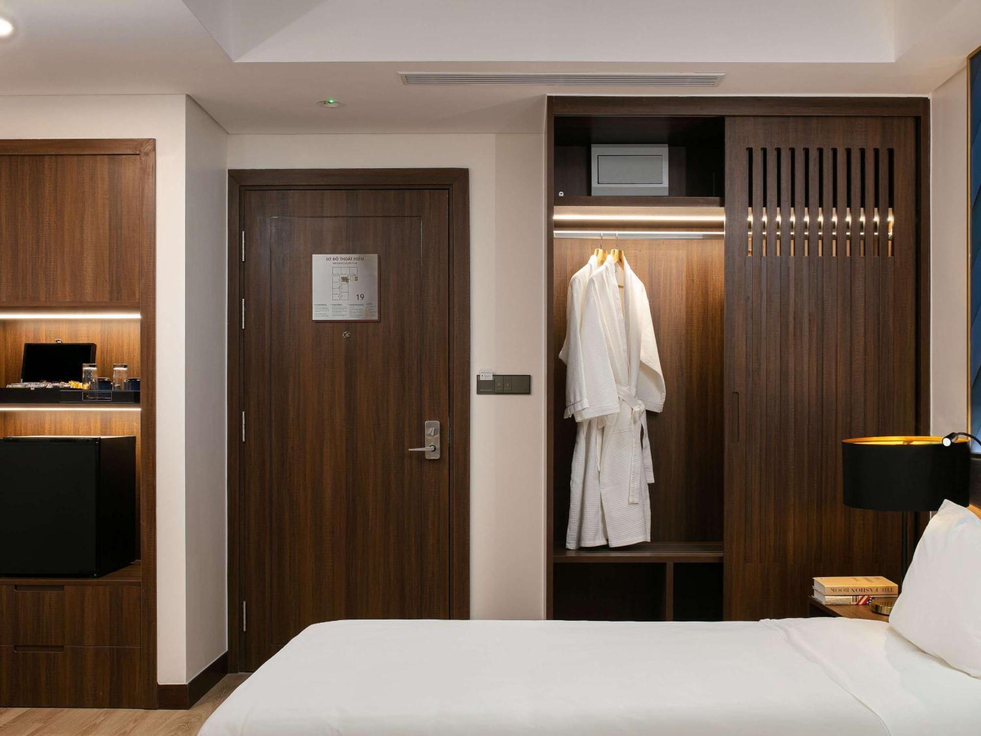 Moevenpick Living West Ханой Экстерьер фото