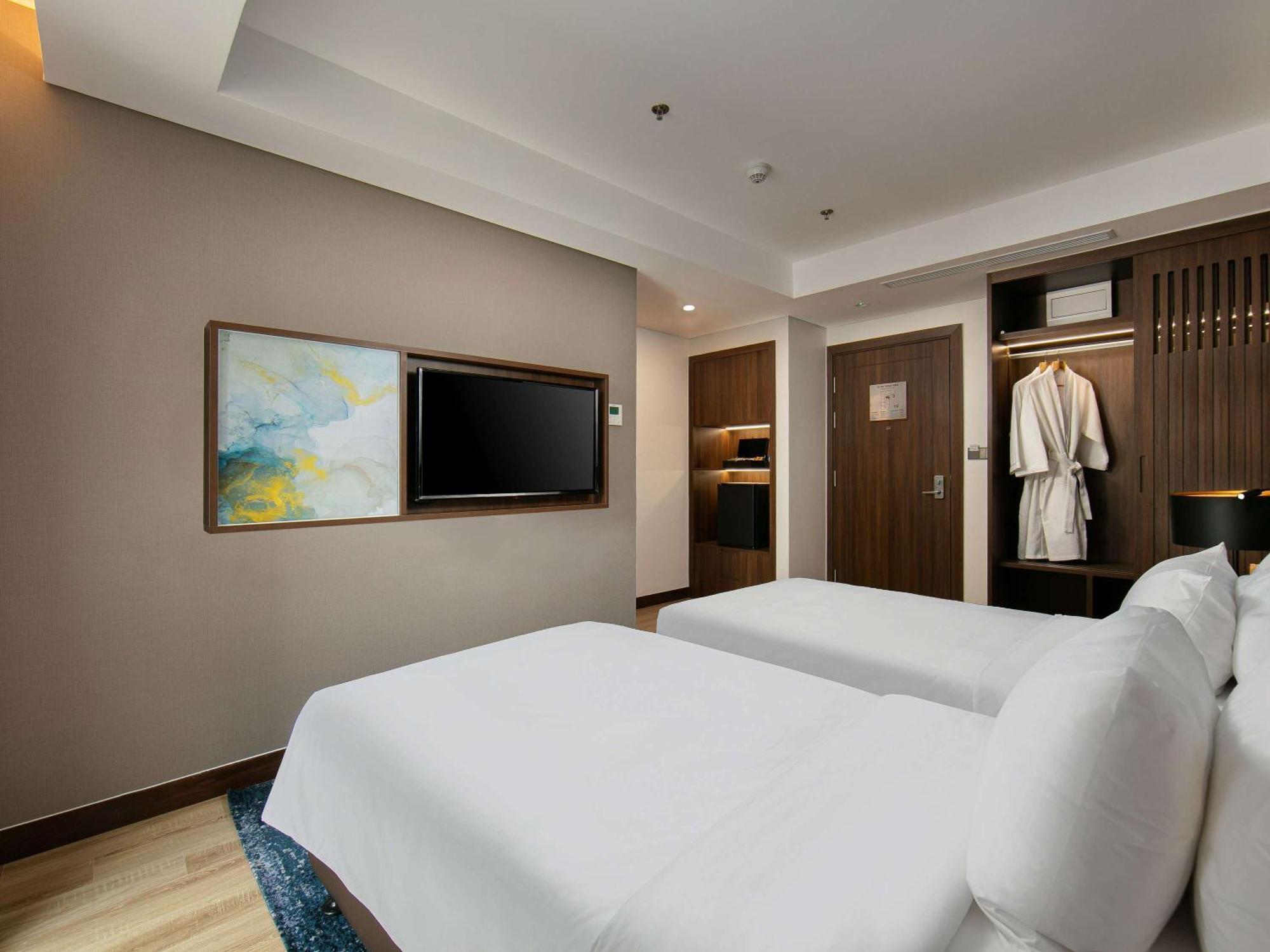 Moevenpick Living West Ханой Экстерьер фото
